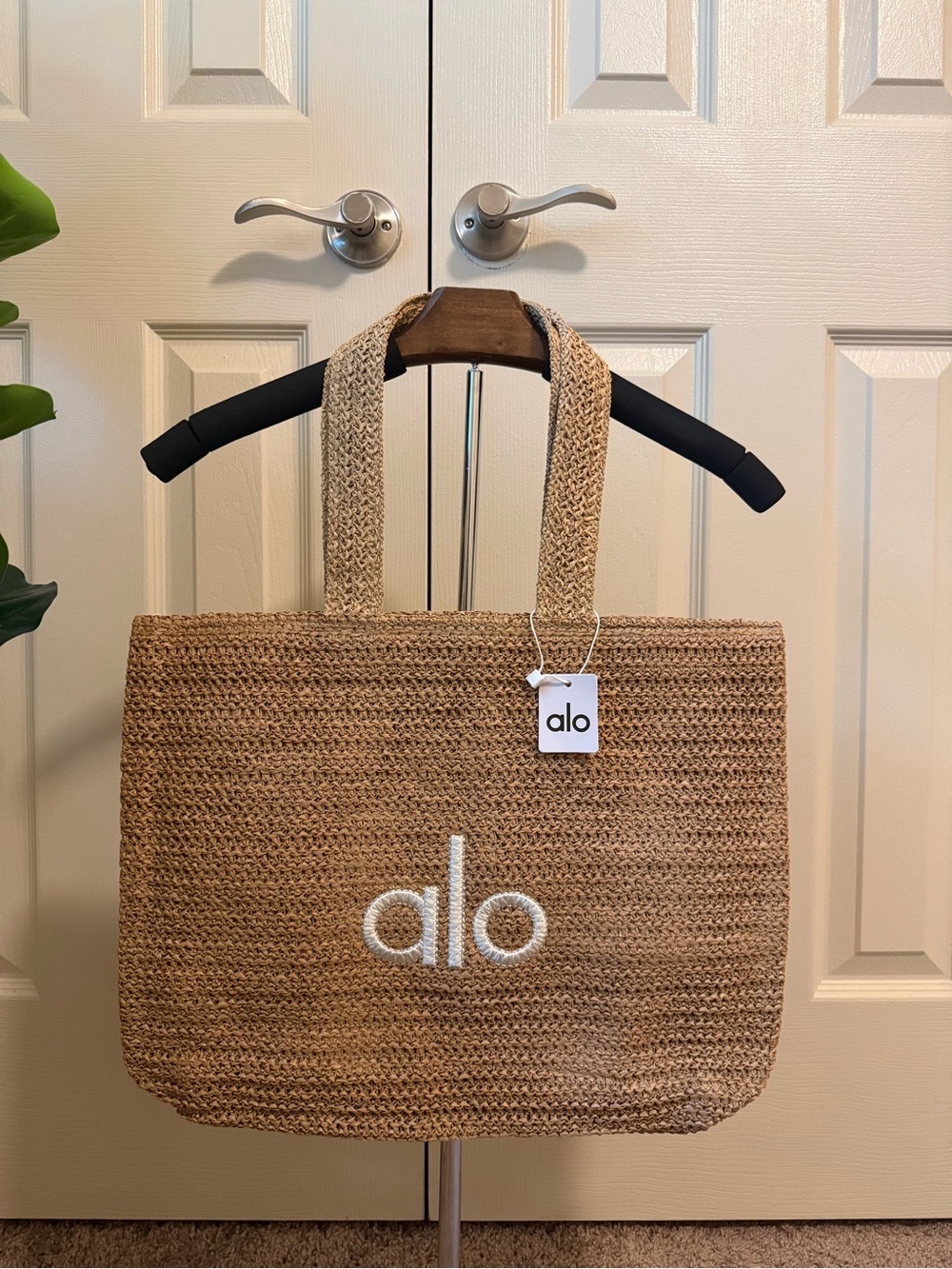 ALO Yoga Natural Woven Tote Bag - Picture 3 of 11
